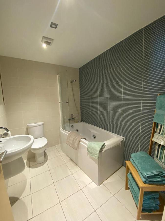 Cosy 3 Bedroom Apartment In Central Portrush With Sea Views Екстериор снимка