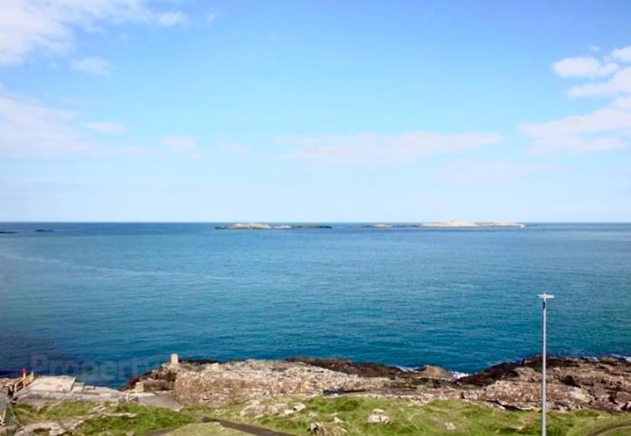 Cosy 3 Bedroom Apartment In Central Portrush With Sea Views Екстериор снимка