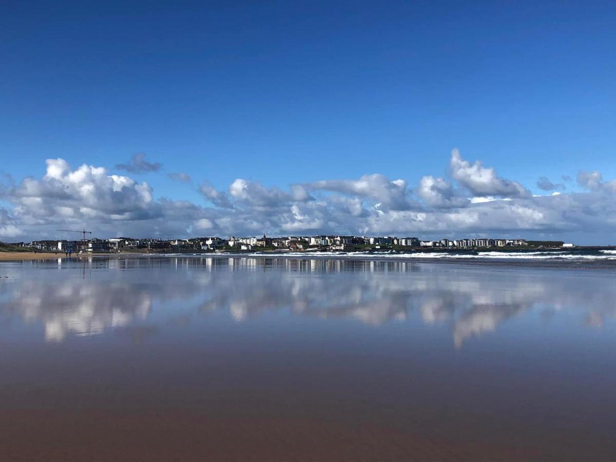 Cosy 3 Bedroom Apartment In Central Portrush With Sea Views Екстериор снимка