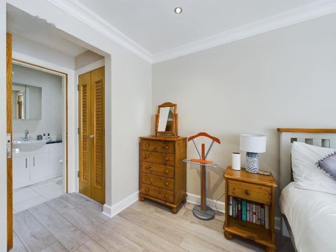 Cosy 3 Bedroom Apartment In Central Portrush With Sea Views Екстериор снимка